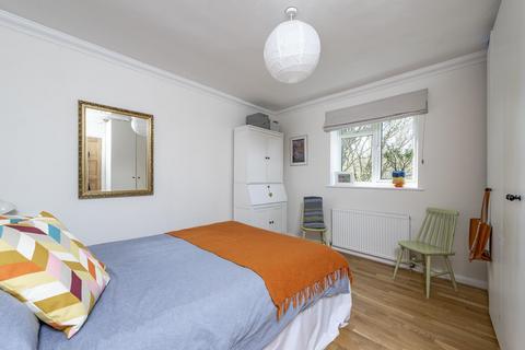 9, Grange Mansions Kingston Road, Epsom, KT17 2AD