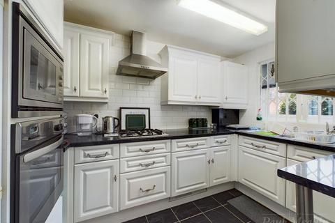 111 Middlefields, Croydon, CR0 9LH