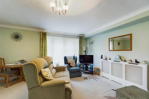 111 Middlefields, Croydon, CR0 9LH