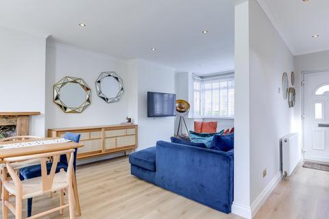 144a Broadgate Lane, Horsforth, Leeds, LS18 4BX