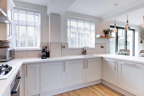 144a Broadgate Lane, Horsforth, Leeds, LS18 4BX