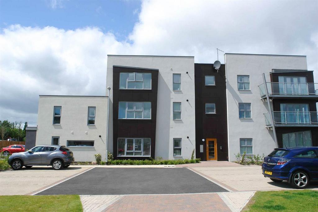 Davison Courtyard, Winterpass, Dunston 2 bed apartment £700 pcm (£162 pw)