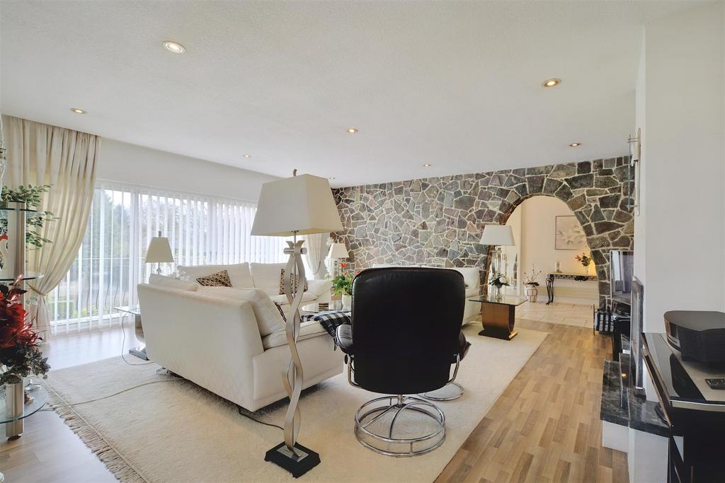 Claremont Avenue, Bramcote, Nottingham 3 bed detached house for sale