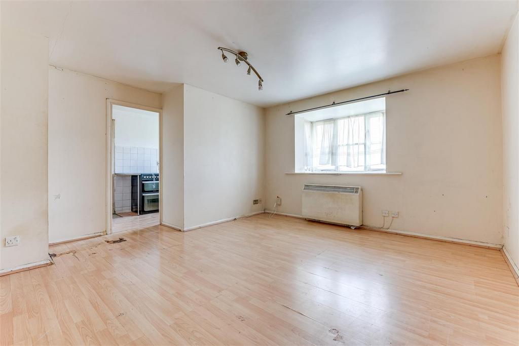 Treeby Court, Enfield Island Village 2 bed flat £220,000