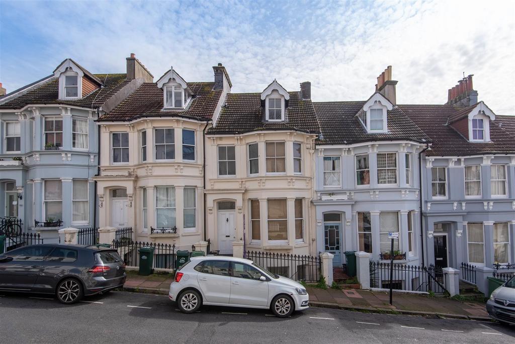 Roundhill Crescent, Brighton BN2 1 bed flat £1,100 pcm (£254 pw)