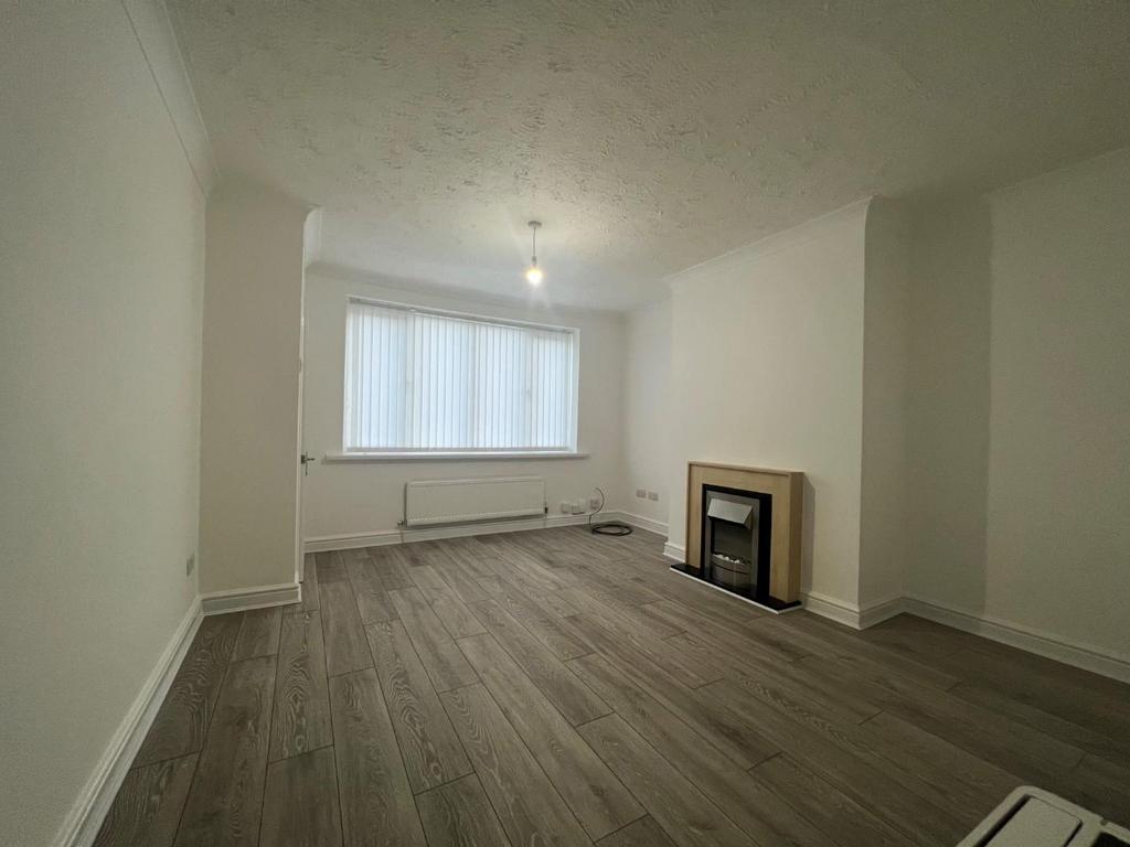 Edna Road, Leigh, WN7 5ES 3 bed semidetached house £125,000