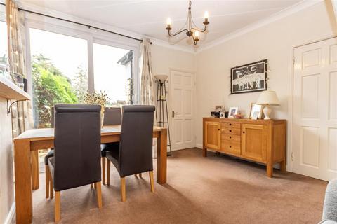 43 Eversley Avenue, Bexleyheath, DA7 6RD