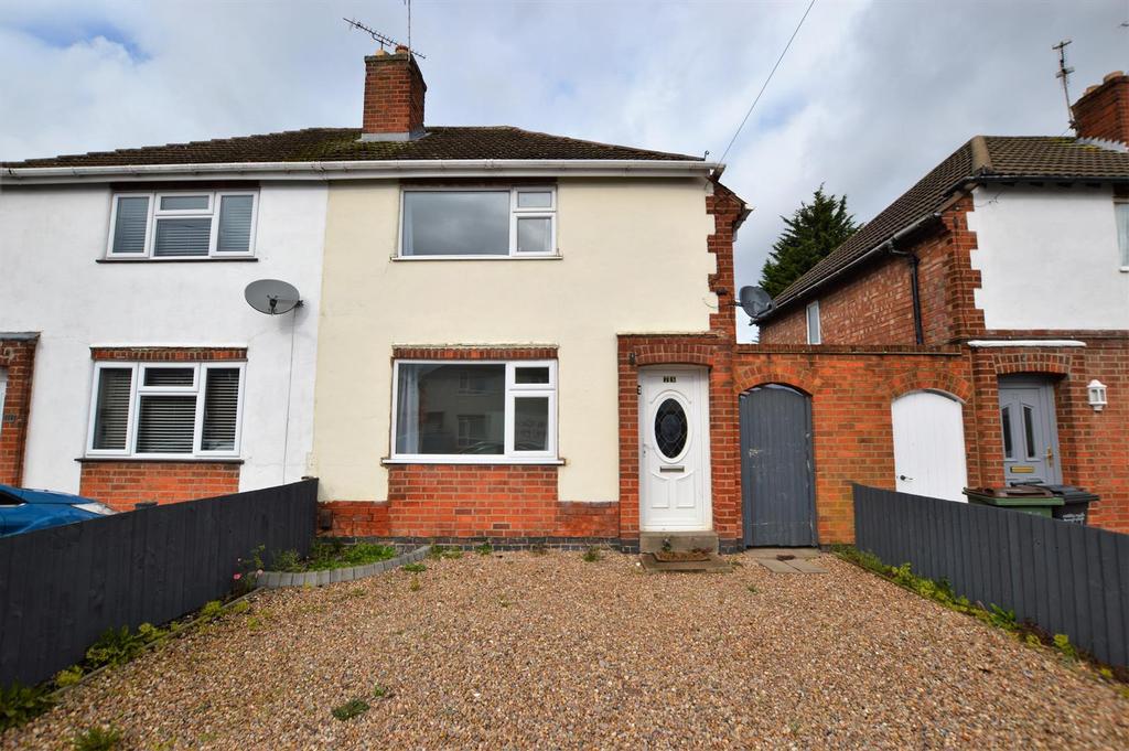 Burleigh Avenue, Wigston, Leicestershire 3 bed semidetached house £