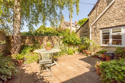 3 bedroom cottage for sale, The Walk, Islip