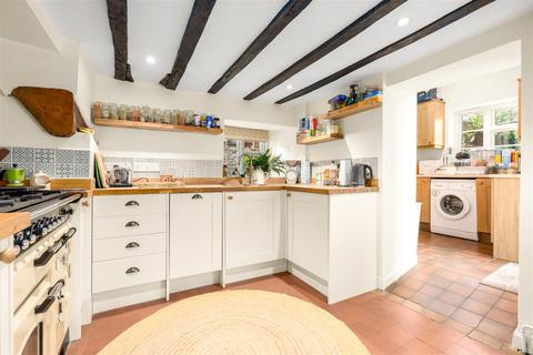 3 bedroom cottage for sale, The Walk, Islip