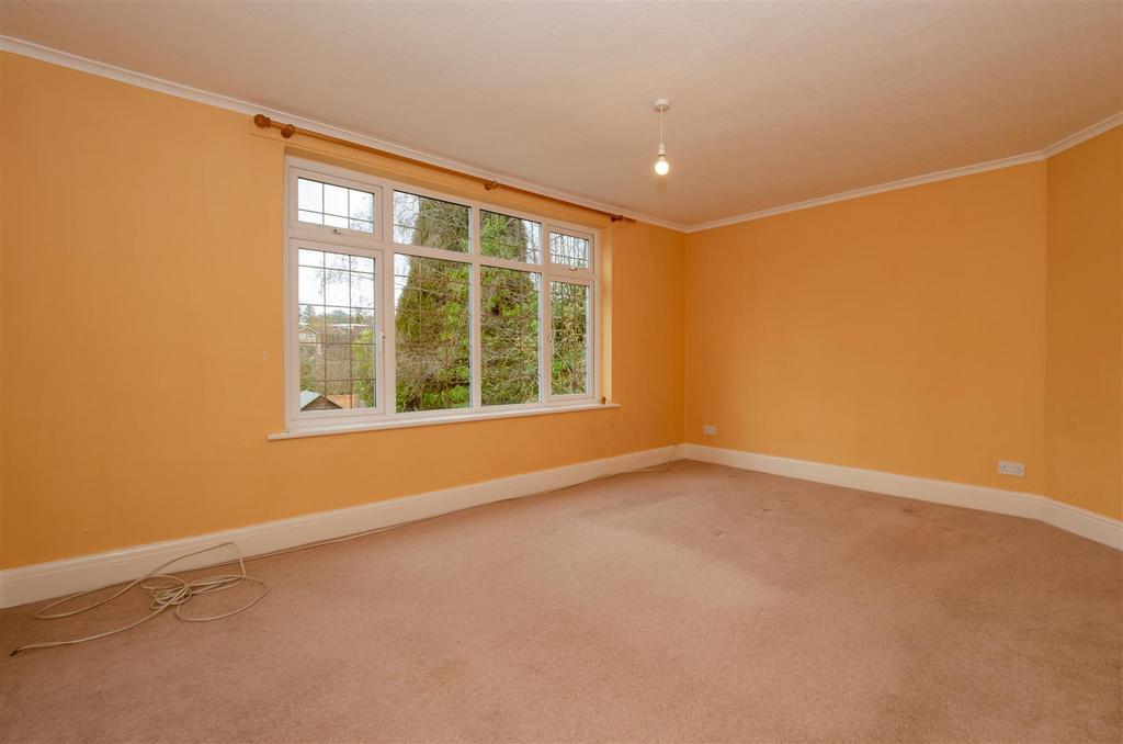 38 Comberton Avenue internal-2.JPG