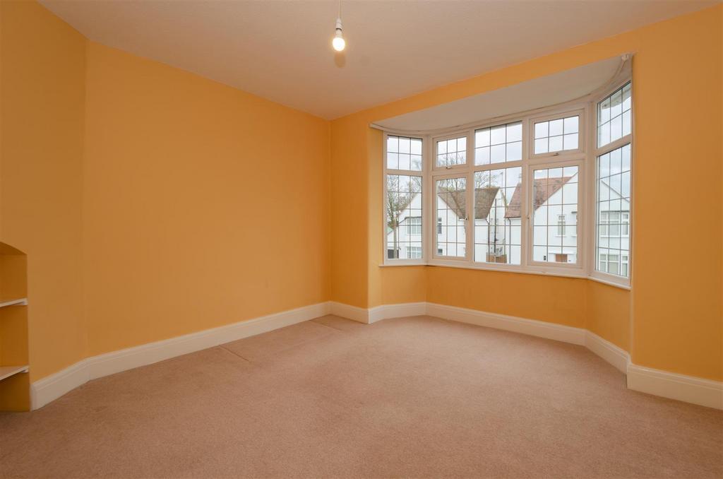 38 Comberton Avenue internal-3.JPG