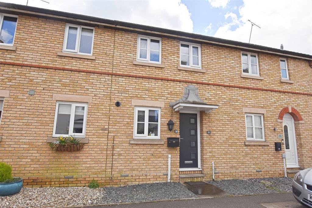 Ormesby Chine, South Woodham Ferrers 2 bed terraced house for sale £