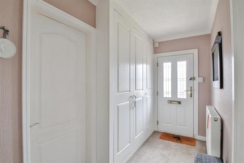 25 Leaside Avenue, Chadderton, Oldham, OL1 2QZ