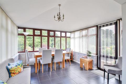25 Leaside Avenue, Chadderton, Oldham, OL1 2QZ