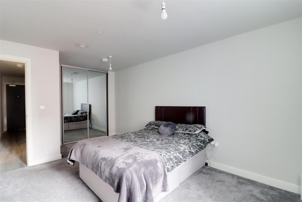 Bedroom 1.3.jpg