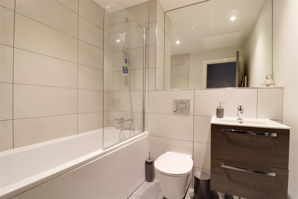 Bathroom.jpg