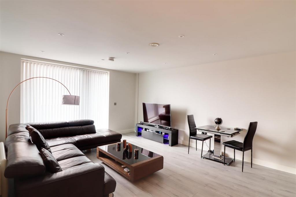 Lounge 1.3.jpg