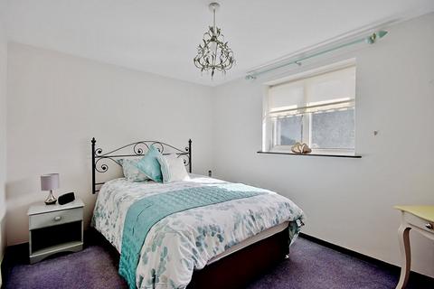 185 Bromwich Road, Worcester, WR2 4AU