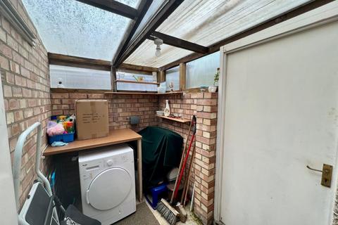 65 Lockwood Close, Northampton, NN2 7SS