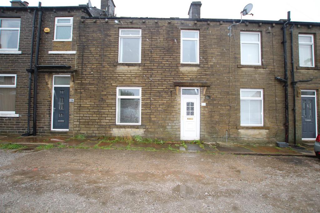 Commercial Street, Queensbury, Bradford 2 bed terraced house £525 pcm (£121 pw)