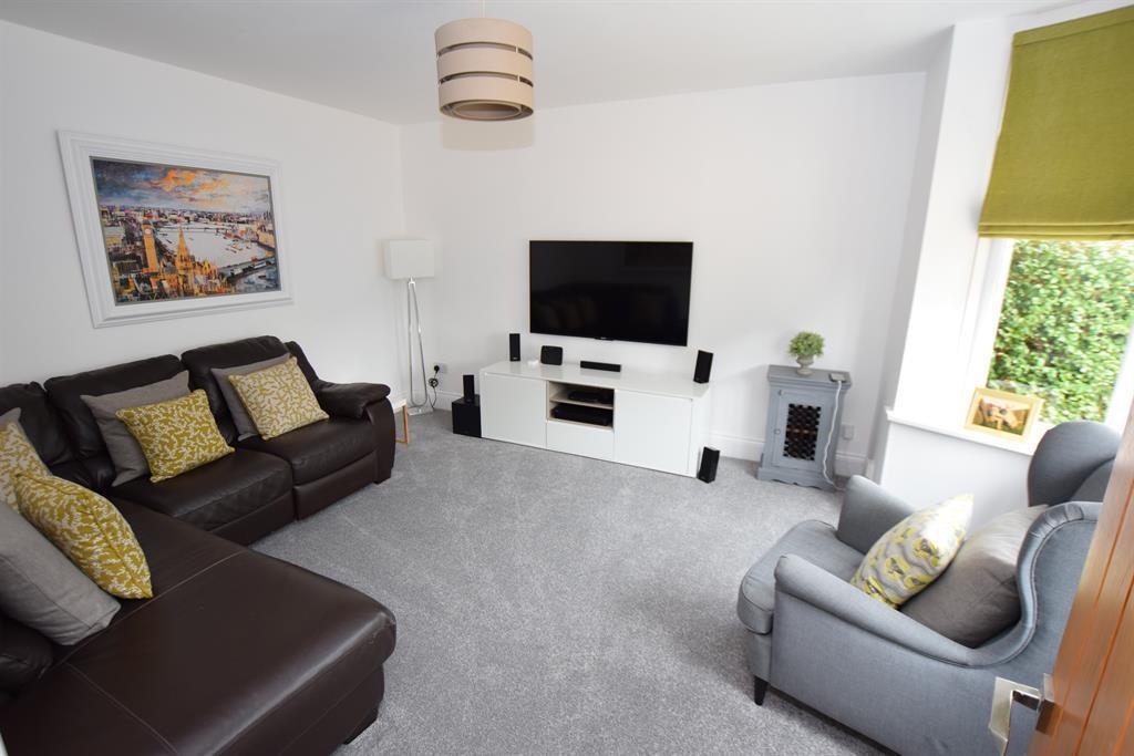 Earlswood Common, Earlswood, Solihull, B94 5SJ 3 bed semidetached