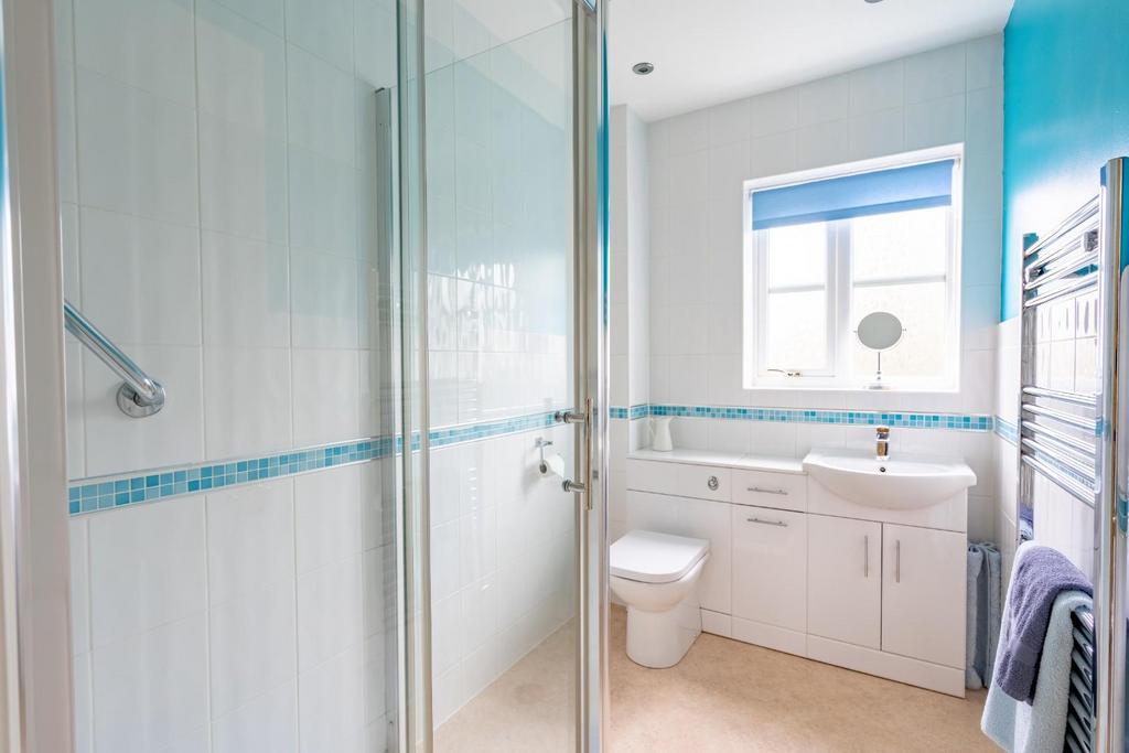 13 Family shower room.jpg