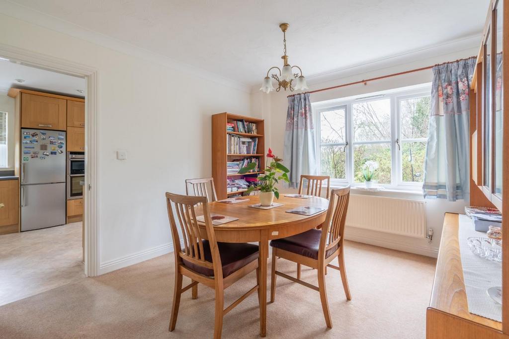 5 dining room.jpg