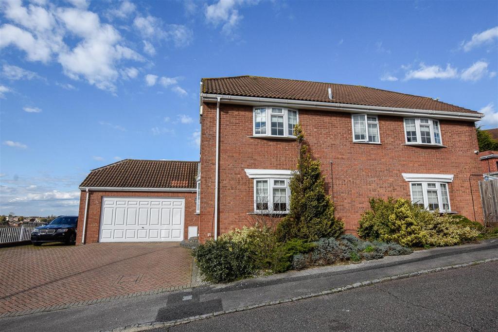 Barleymow Close, Walderslade, Chatham 4 bed detached house £725,000