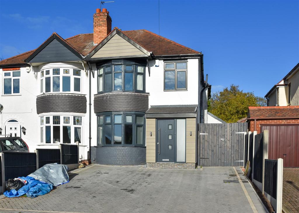 19 Blackburn Avenue, Claregate, Wolverhampton 3 bed semidetached house