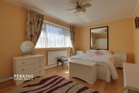 24 Stickleton Close, Greenford, UB6 9RQ