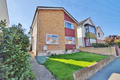 30 Cavendish Gardens, Westcliff-on-sea, SS0 9XS