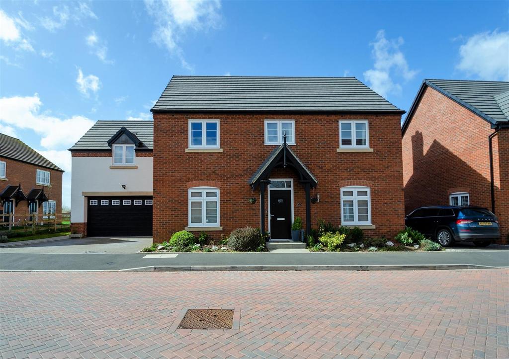 Coates Drive, Pinvin, Pershore 5 bed detached house for sale £585,000