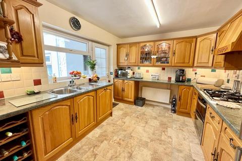 3 bedroom house for sale, George Street, Llanrwst