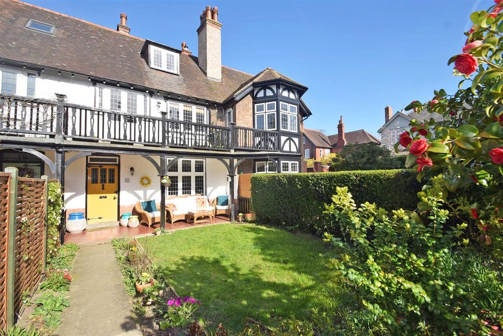 Porthill Gardens, Porthill, Shrewsbury 4 bed terraced house for sale