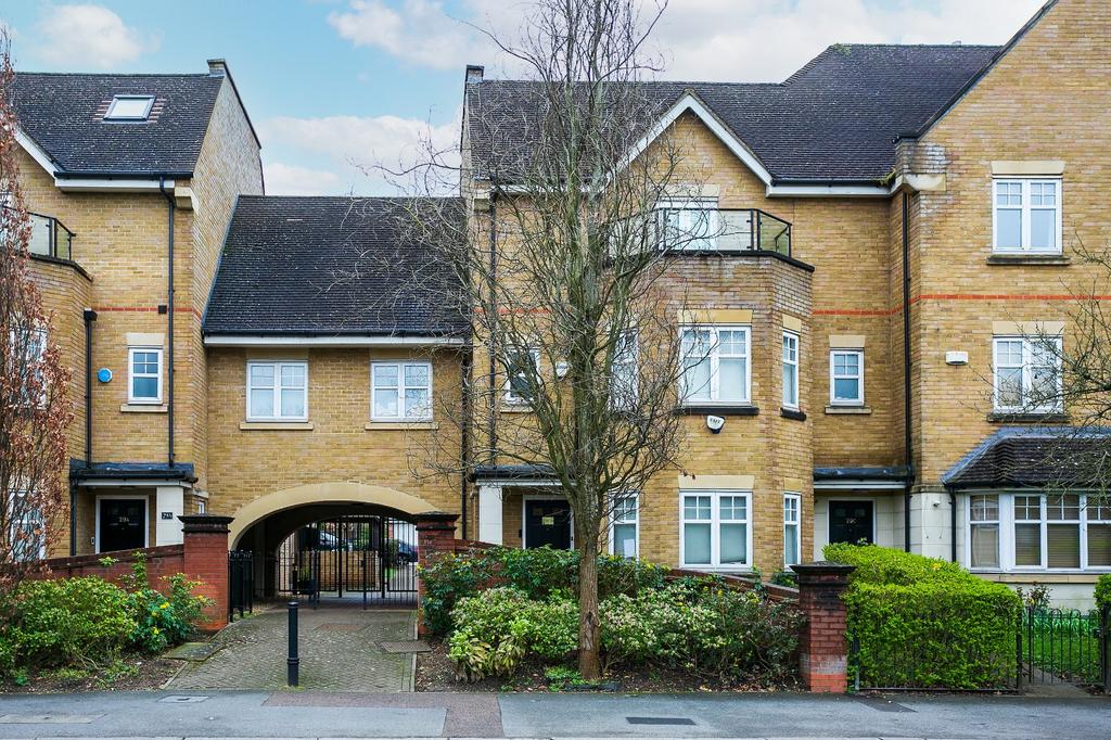 Eastbury Road, Watford, Hertfordshire, WD19 5 bed end of terrace house