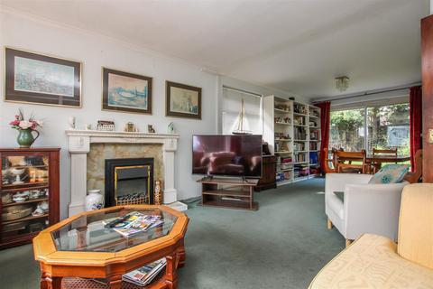 3 bedroom end of terrace house for sale, The Cobbles, Brentwood