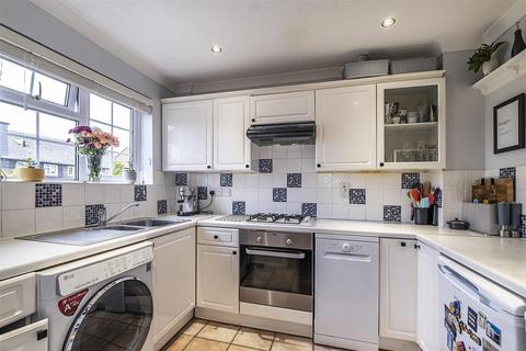 11 Middle Close, Epsom, KT17 1DU