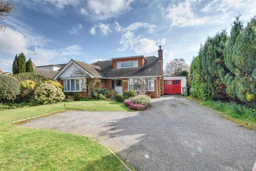 Ellerslie Lane, BexhillOnSea 3 bed detached house for sale £575,000