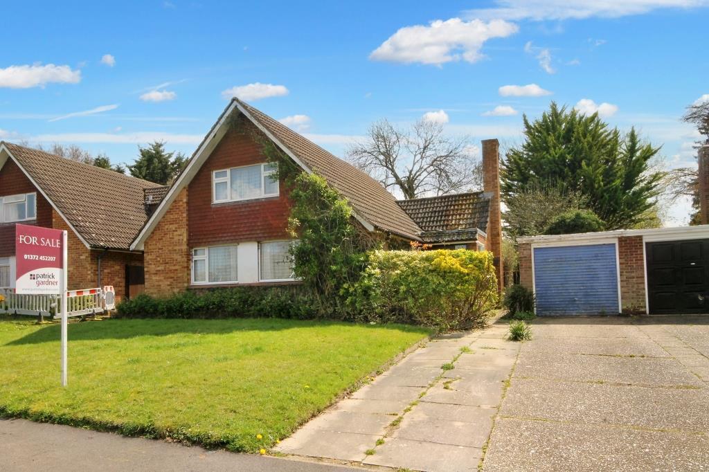 BARN MEADOW LANE, GREAT BOOKHAM, KT23 4 bed chalet for sale £675,000