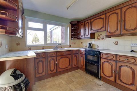 94 Brookfield Road, Hucclecote, Gloucester, GL3 3HJ