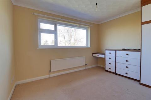 94 Brookfield Road, Hucclecote, Gloucester, GL3 3HJ