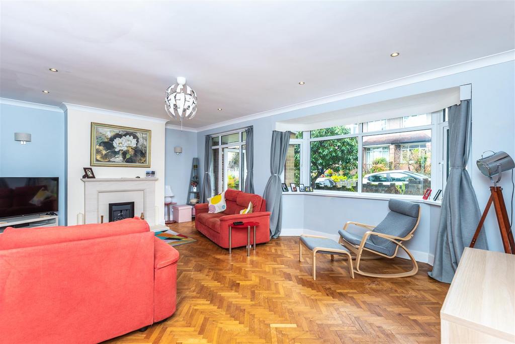 Ffynone Drive, Swansea 3 bed semidetached house £350,000