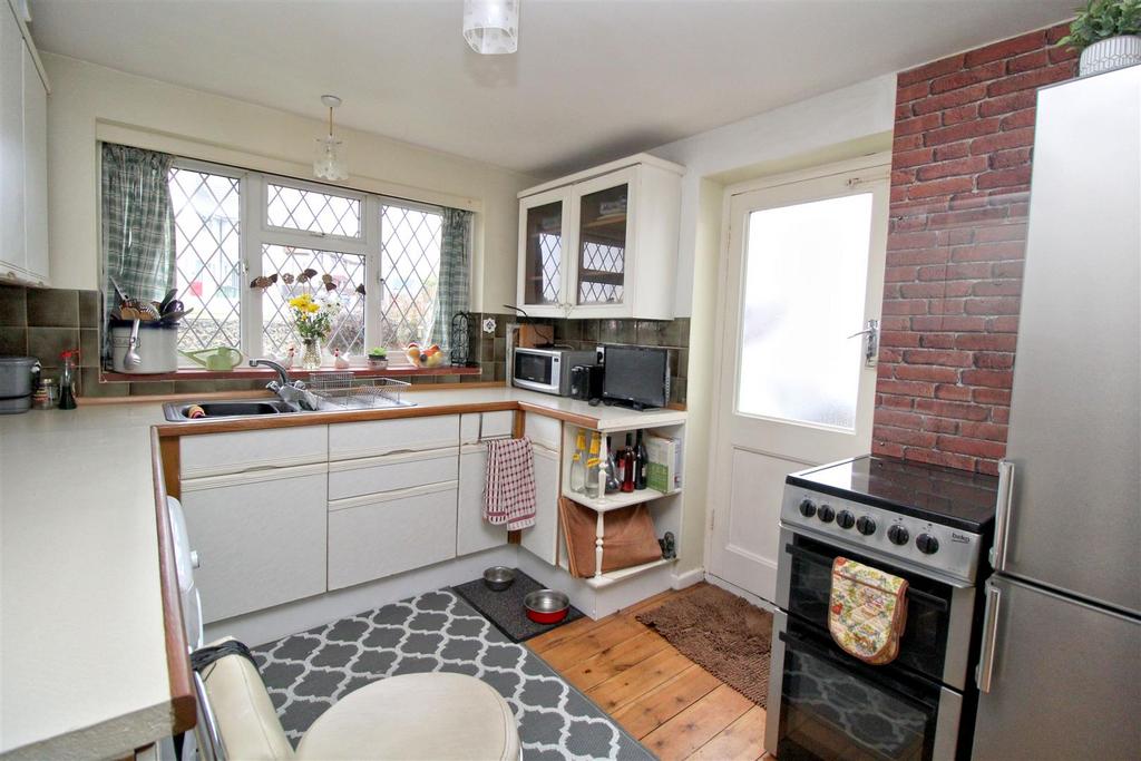 Claremont Road, Seaford 2 bed cottage for sale £340,000