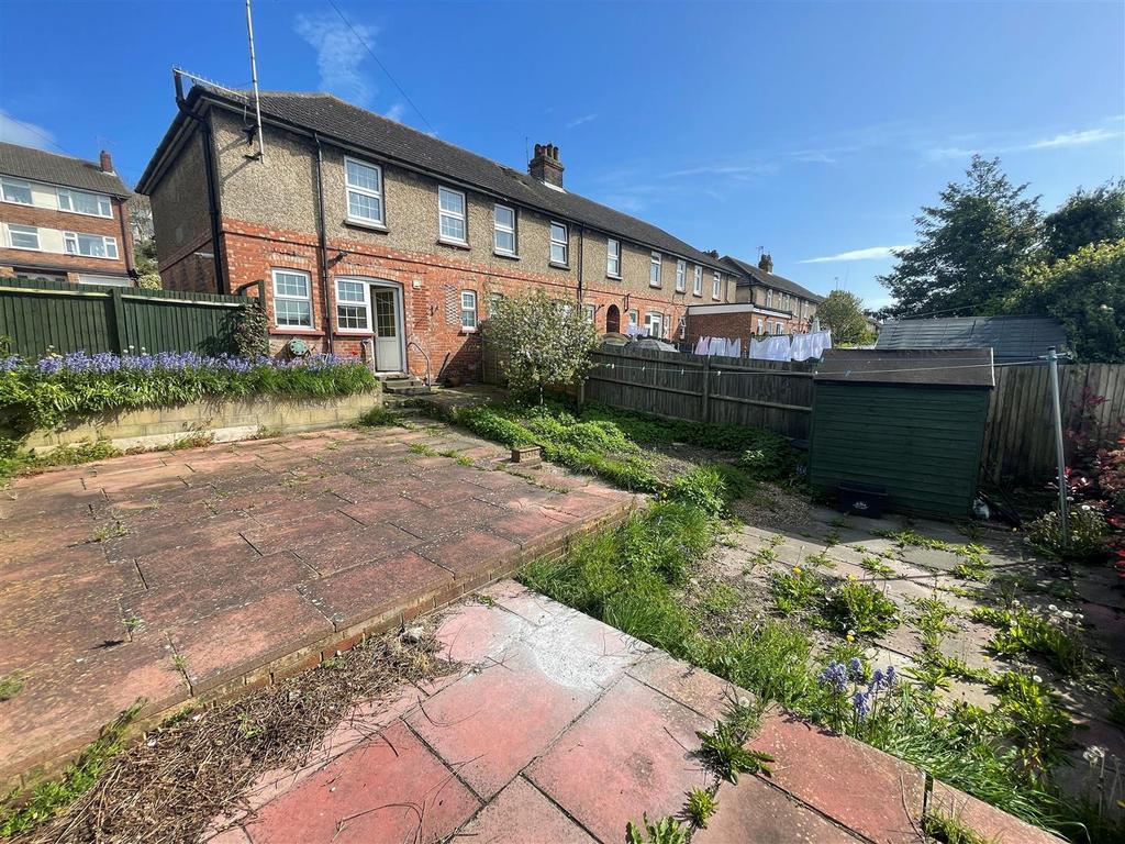 Nesbitt Road, Brighton 3 bed semidetached house £1,600 pcm (£369 pw)