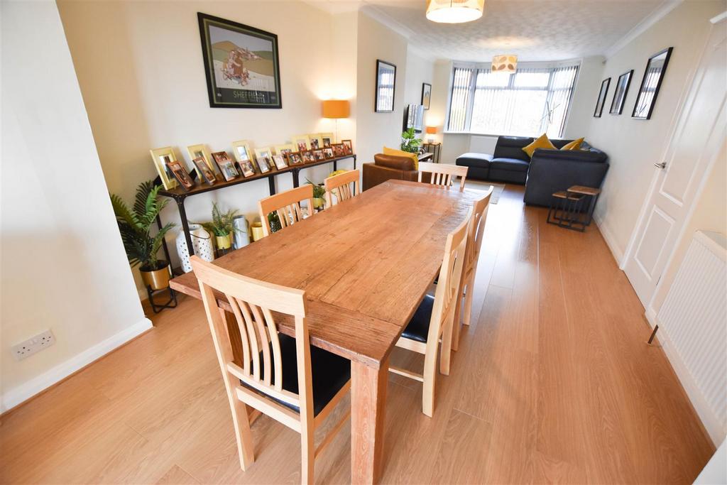Arnold Avenue, Sheffield, S12 3 bed semidetached house £280,000