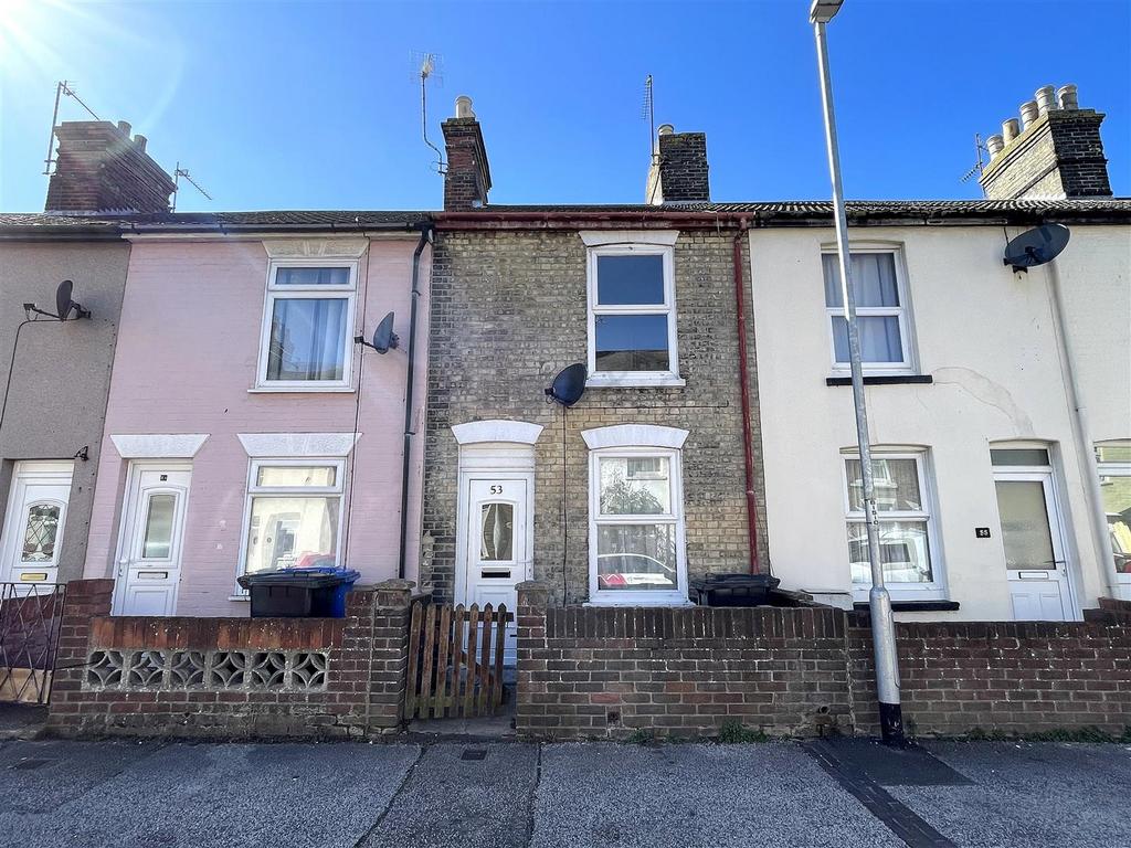 Edinburgh Road, Lowestoft 2 bed terraced house for sale £110,000