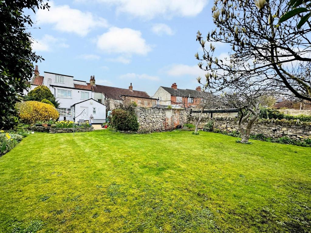 Garden Lane, Sherburn In Elmet, Leeds 5 bed terraced house for sale £