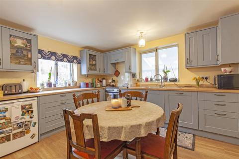 Fields Cottage, 3 Bank View, Tideswell, Buxton, SK17 8LU