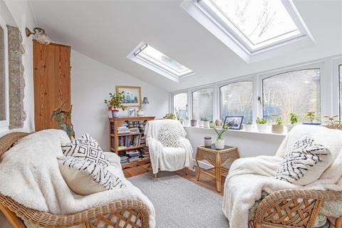 Fields Cottage, 3 Bank View, Tideswell, Buxton, SK17 8LU
